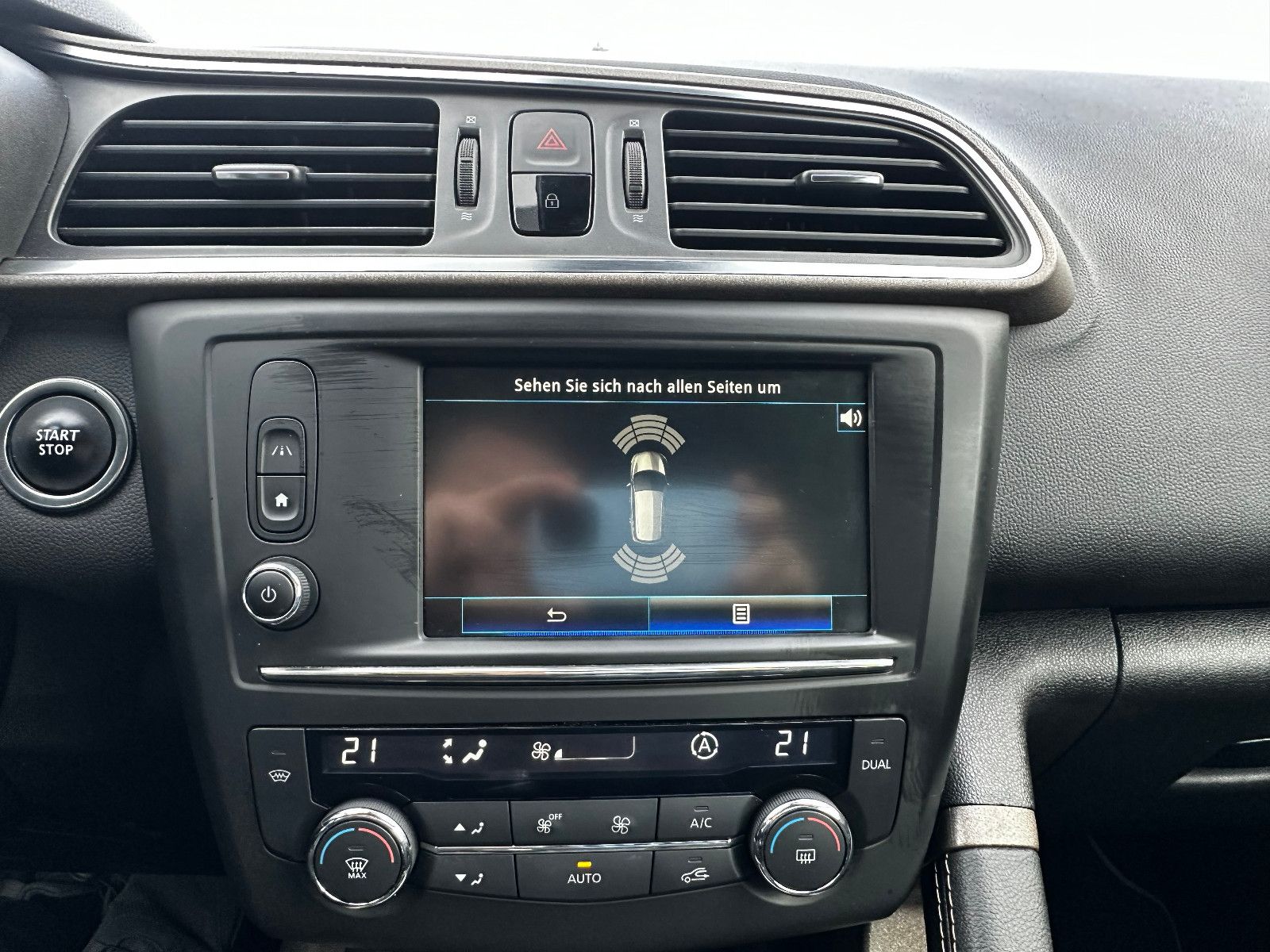 Fahrzeugabbildung Renault Kadjar Teilleder Navi