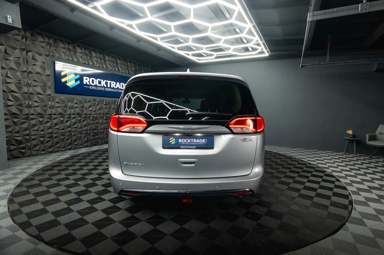 Fahrzeugabbildung Chrysler Pacifica 3.6 V6 Touring L *7 Sitze*LED*Kamera*