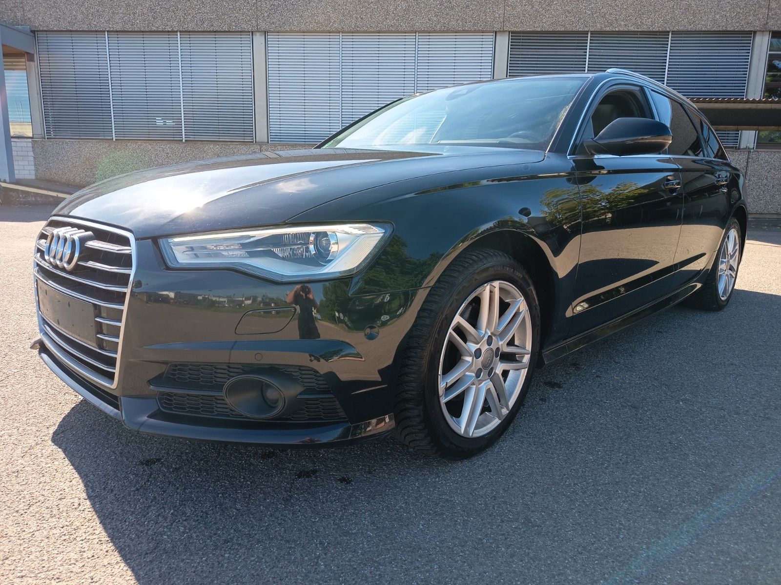 AUDI A6 Avant 2.0 TDI ultra S-line top Ausstattung