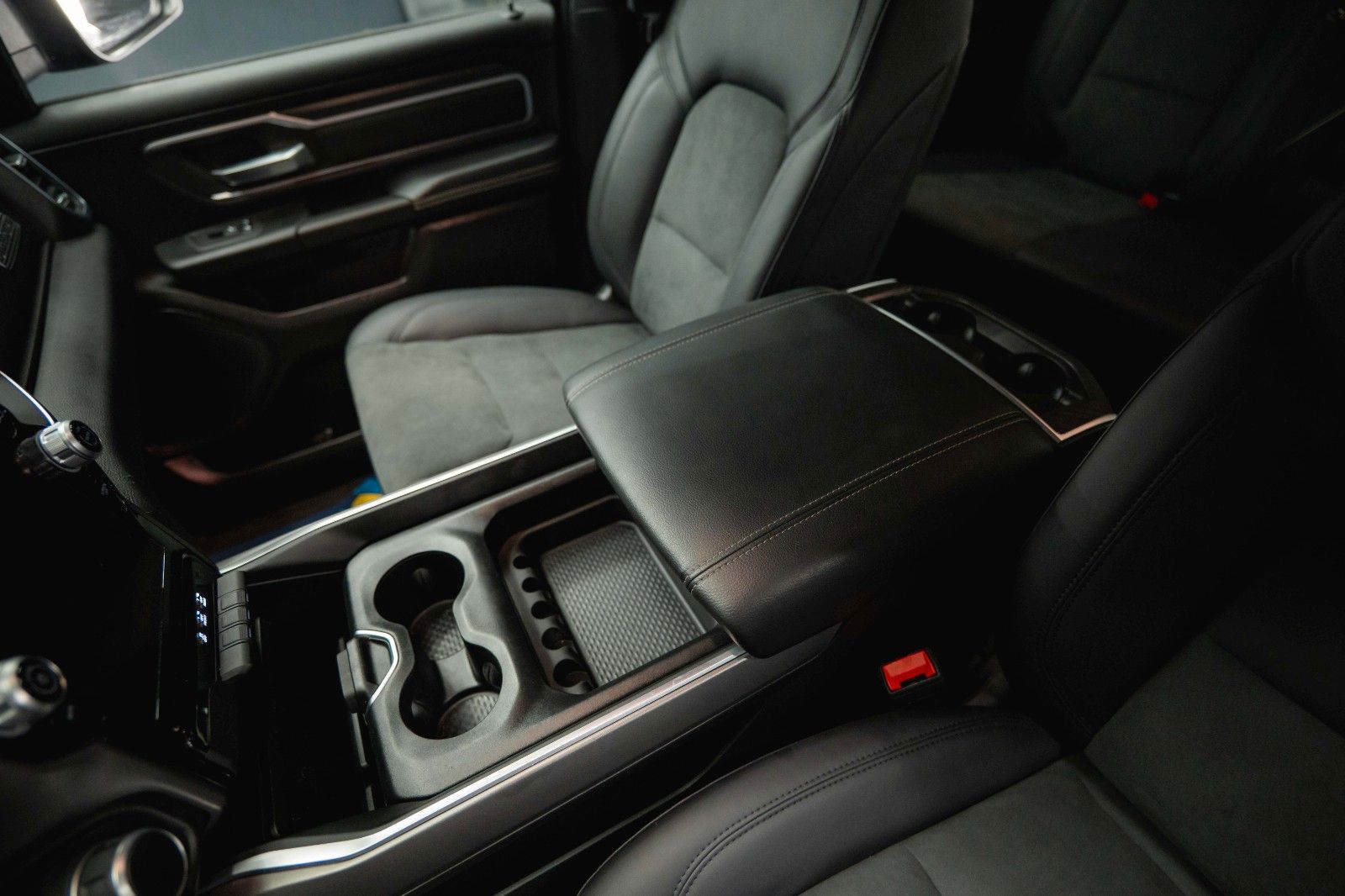 Fahrzeugabbildung Dodge RAM 3.0 MY 25 TWIN TURBO BLACK EDITION *LED*ACC*