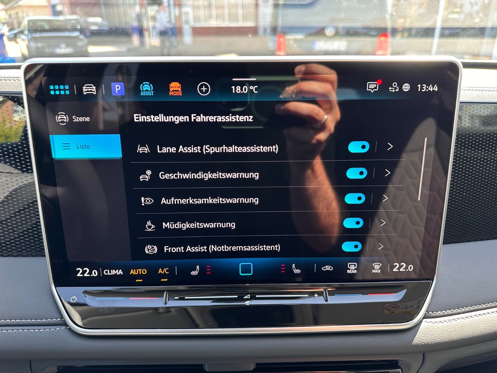 Fahrzeugabbildung Volkswagen Tiguan 1.5 eTSI Life DSG AHK/ACC/APP/LED+/360°