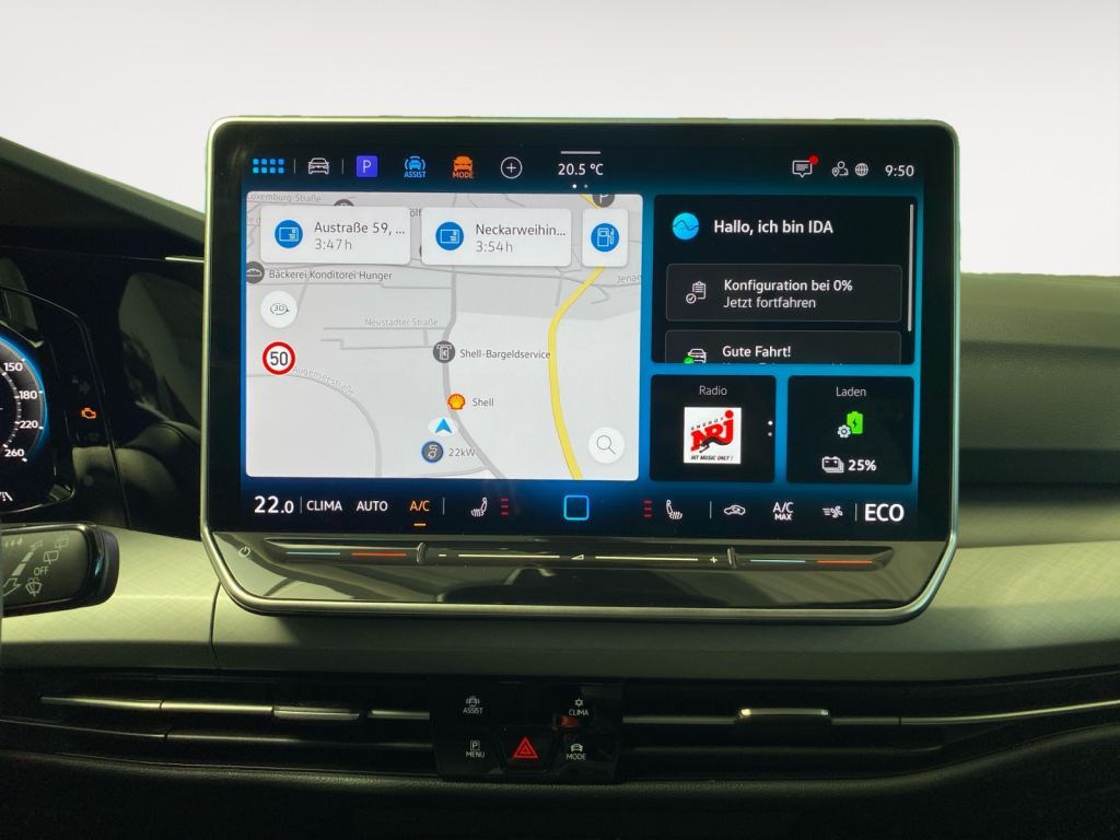 Fahrzeugabbildung Volkswagen Golf 1.5 eHybrid DSG Life Area View 3 Jahre Ansc