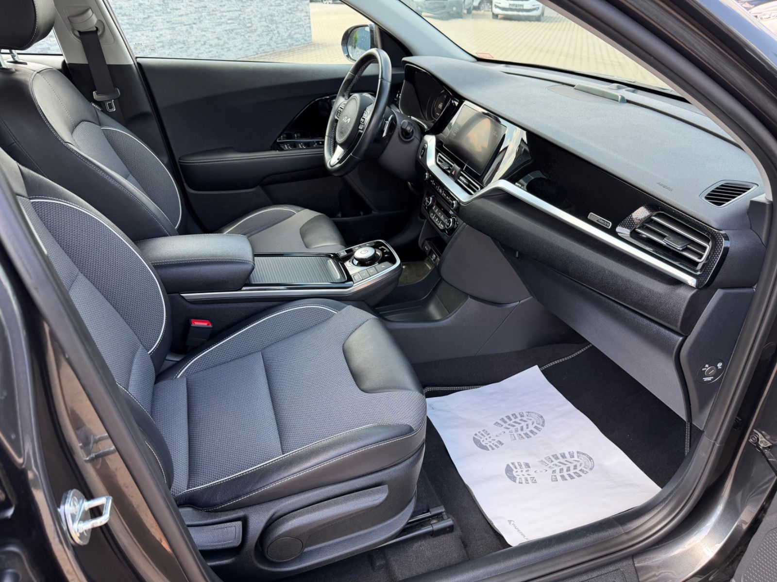 Fahrzeugabbildung Kia e-Niro Vision°64 kWh°SOH 97%°1.Hand°Kamera°LED°