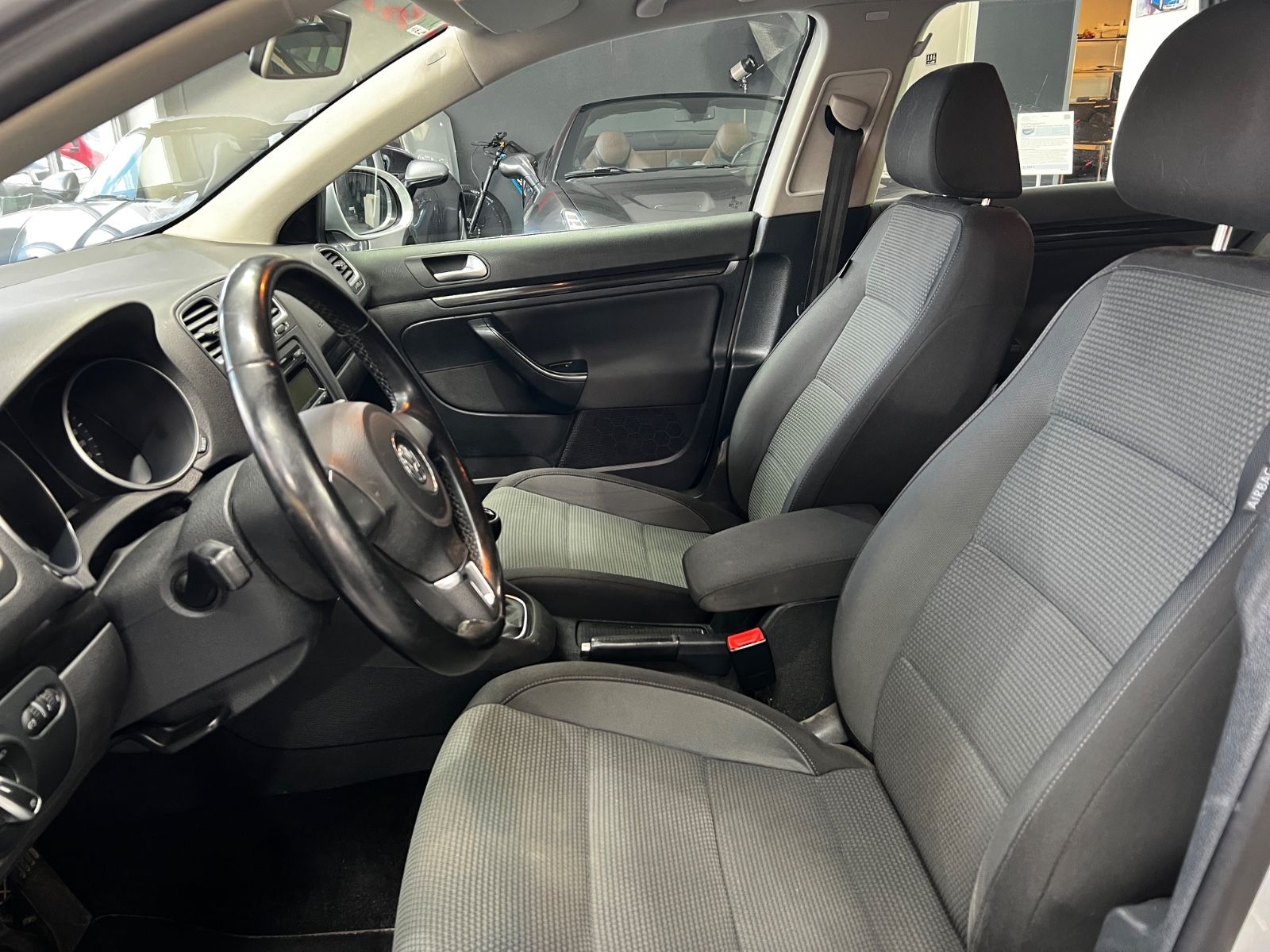 Fahrzeugabbildung Volkswagen Golf VI Variant 1.6 TDI Comfortline*TÜV 02/2026*