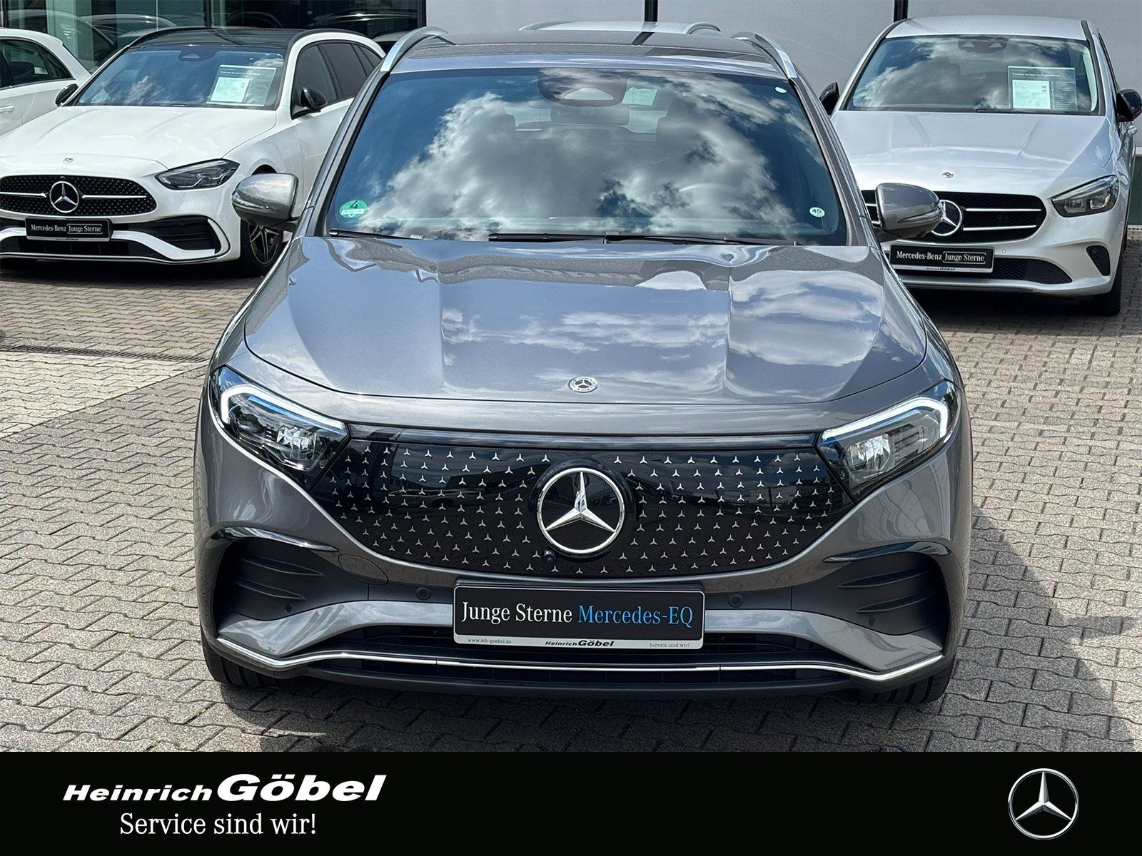 Fahrzeugabbildung Mercedes-Benz EQA 300 4M AMG*AHK*FAP*ADV-SOUND*360°KAM*AMBIENT