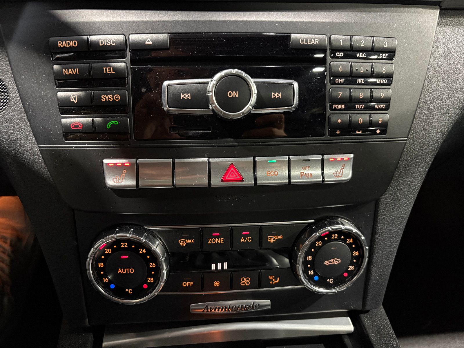 Fahrzeugabbildung Mercedes-Benz C 350 T-Modell CGI BlueEfficiency/PANO/NAVI/SHZ/
