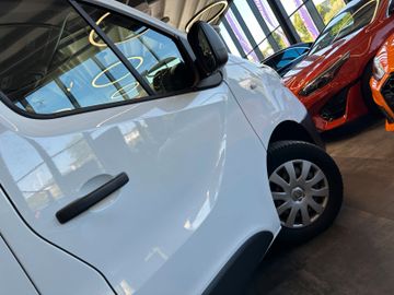 Renault Trafic *ServiceTÜV:NEU*UNFALLFREI*9-Sitzer*