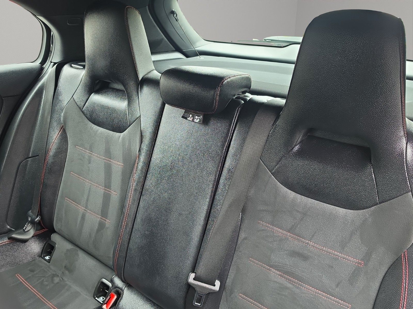Fahrzeugabbildung Mercedes-Benz A 180 AMG*NIGHT*WIDESCREEN*MBUX*