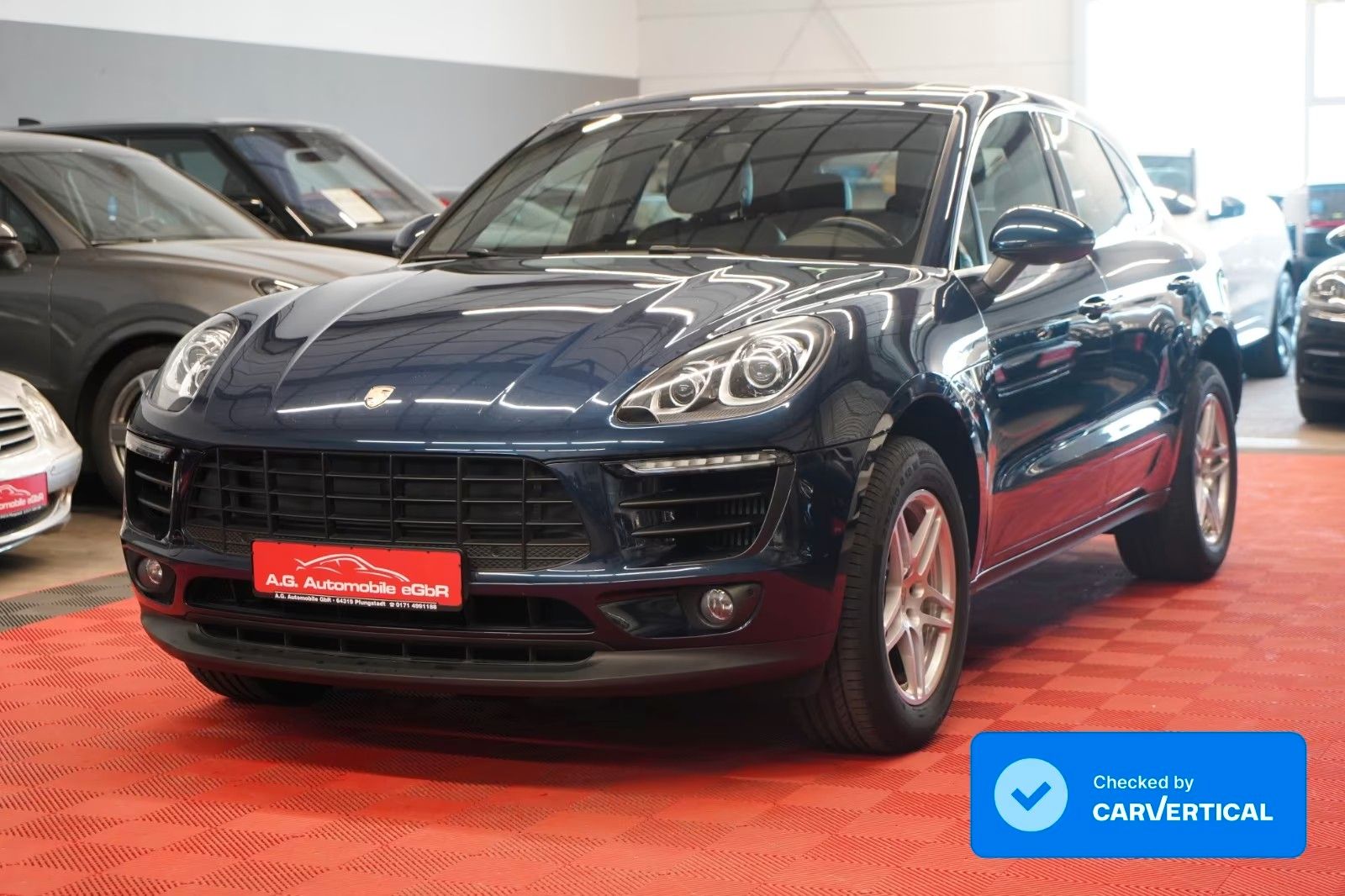 PORSCHE Macan