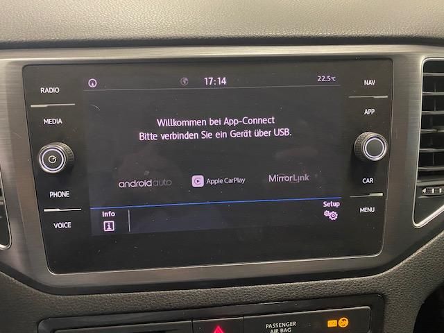 Fahrzeugabbildung Volkswagen Golf Sportsvan 1.5 TSI Comfortline+APP+ACC+KAMER