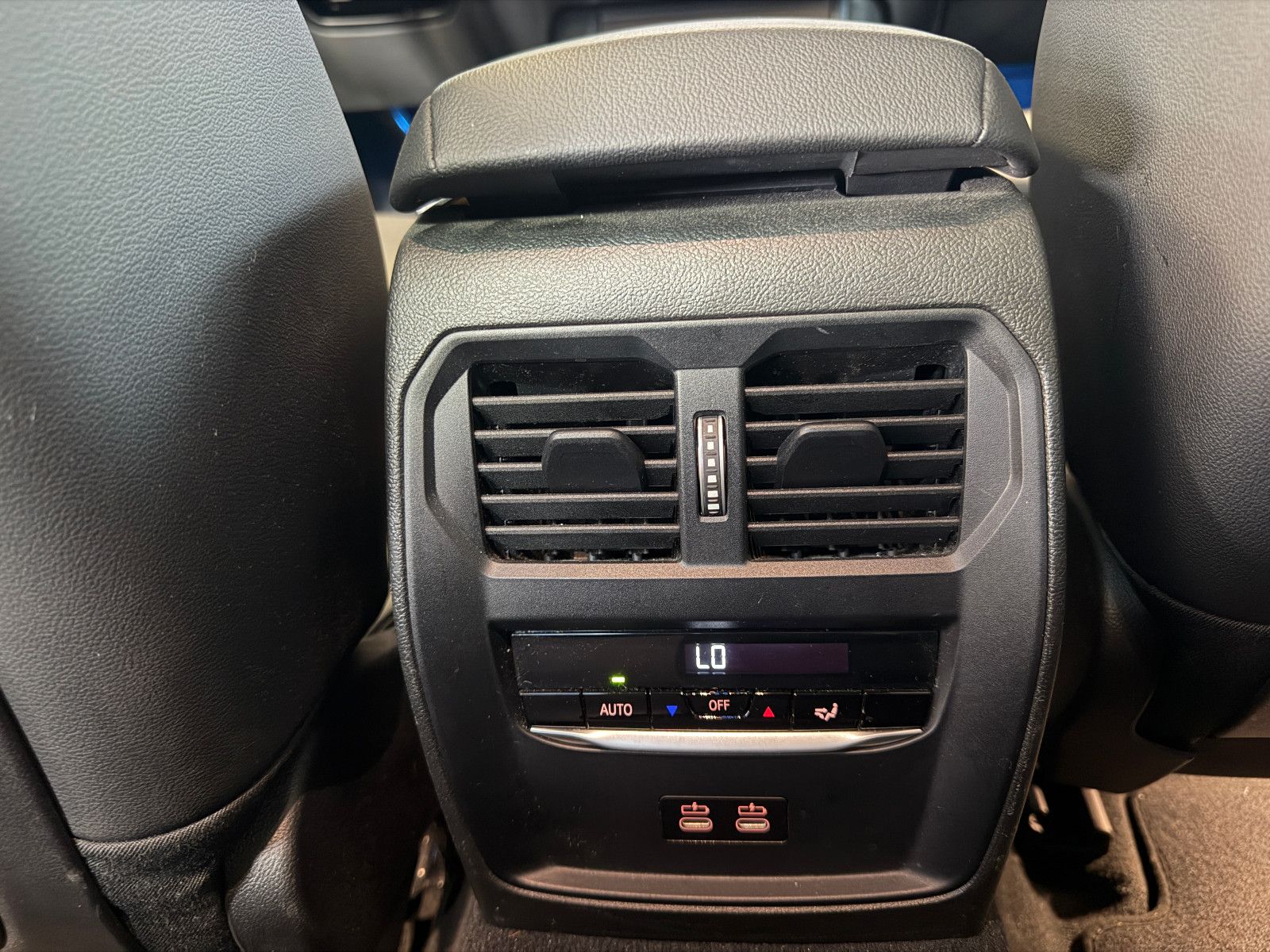 Fahrzeugabbildung BMW 320 d M Sport/M-PAKET/LED/SHADOW-LINE/AMBIENTE