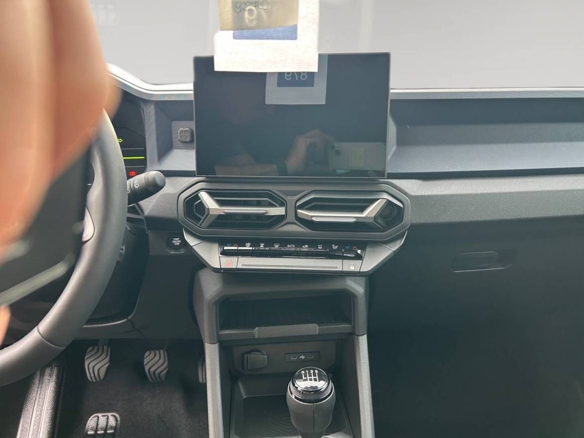 Fahrzeugabbildung Dacia Bigster Expression TCe 140