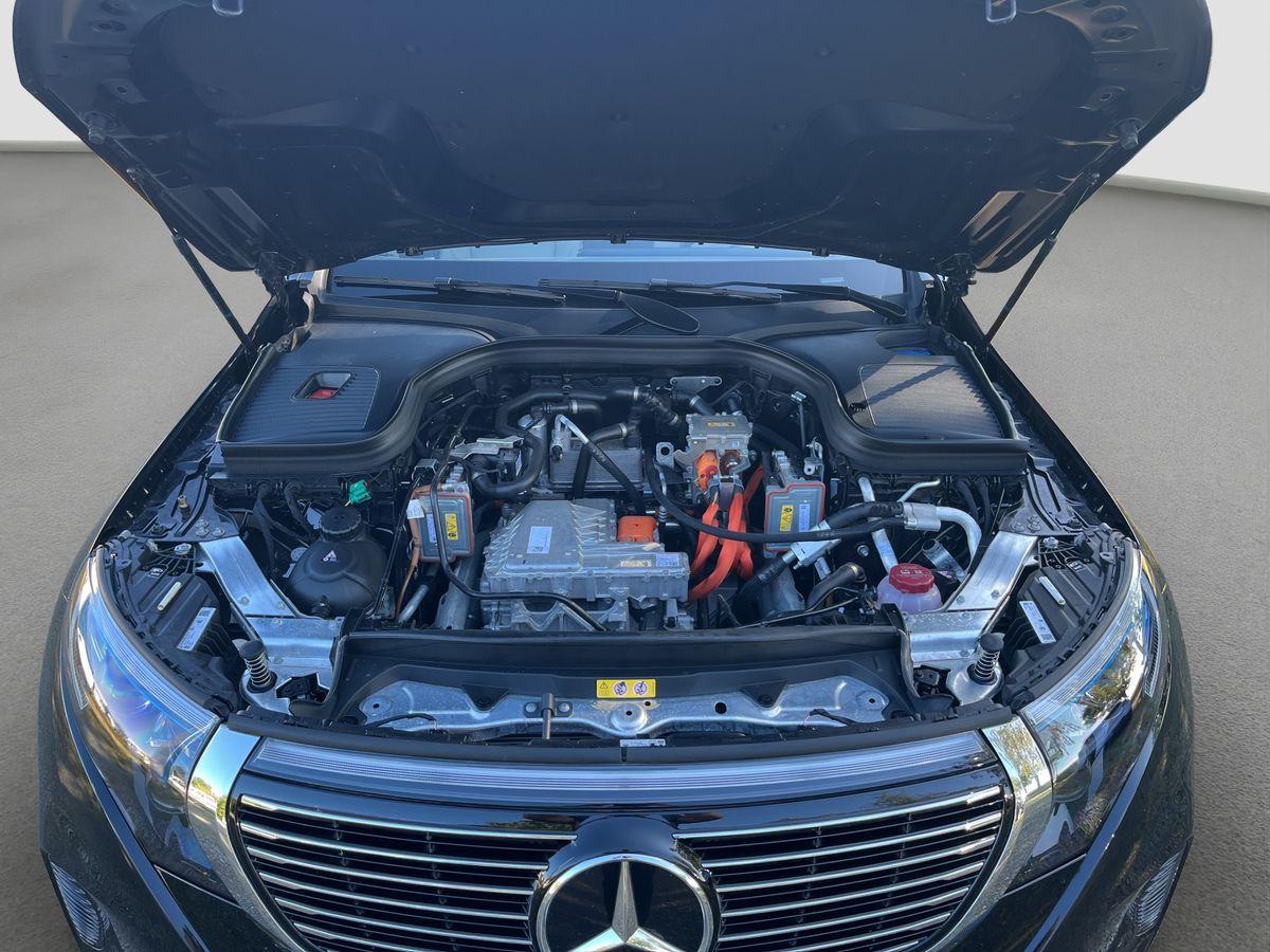 Mercedes-Benz EQC 400 4MATIC MULTIBEAM LED + LEDERSITZE + NAVI