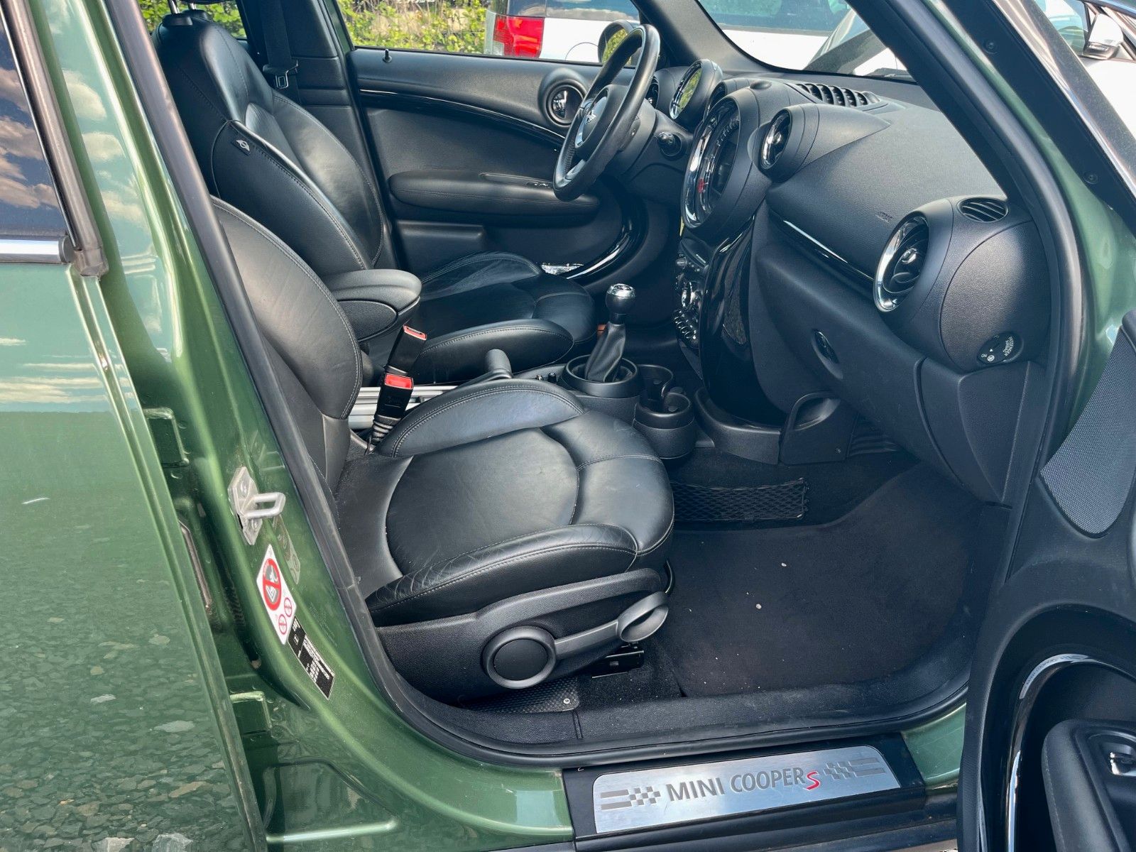 Fahrzeugabbildung MINI Cooper SD Countryman All4 Navi Leder Xenon SPORT