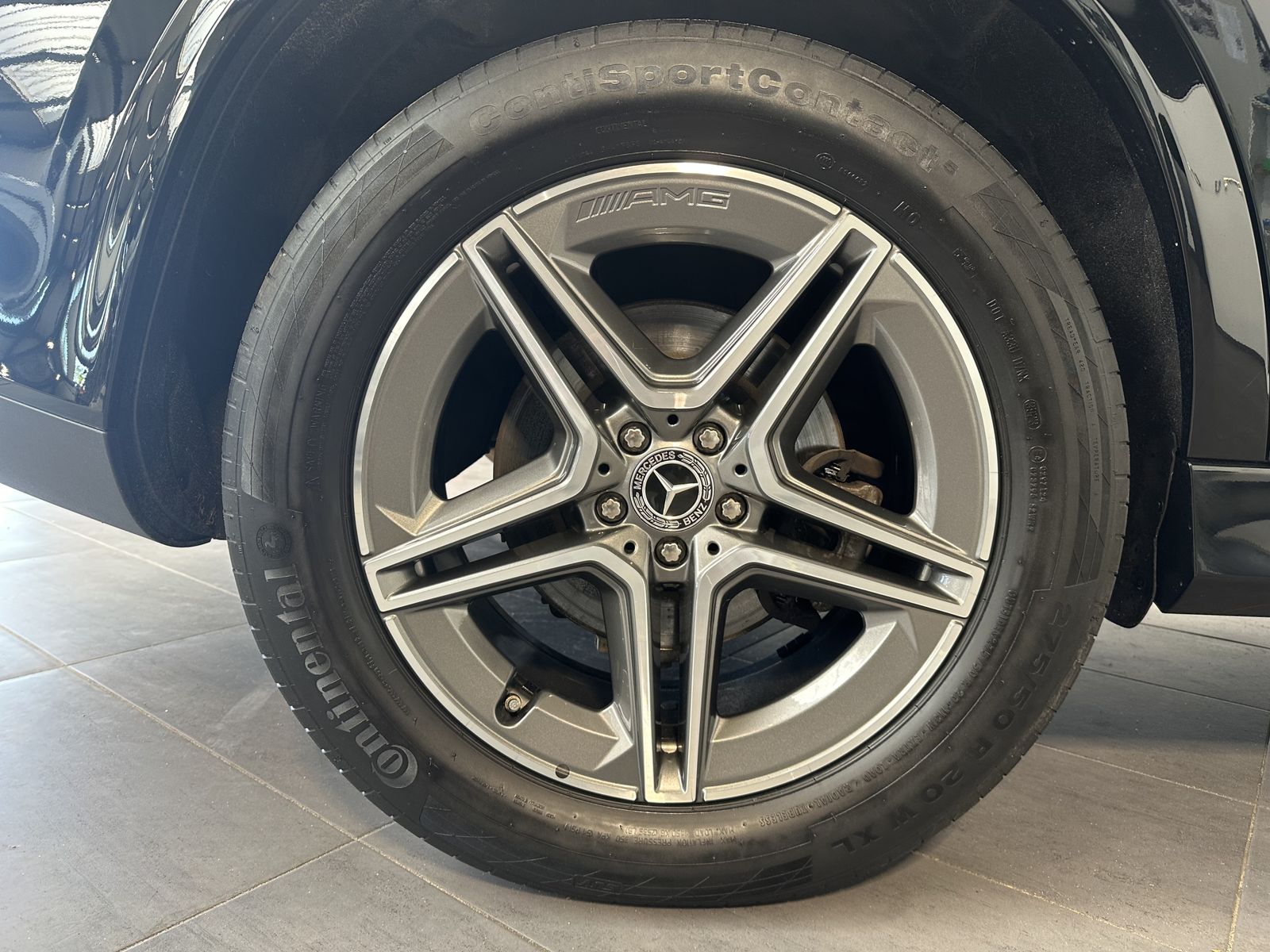 Fahrzeugabbildung Mercedes-Benz GLE 350de 4Matic AMG-Line NAV+LED+AHK+HEAD-UP+DD
