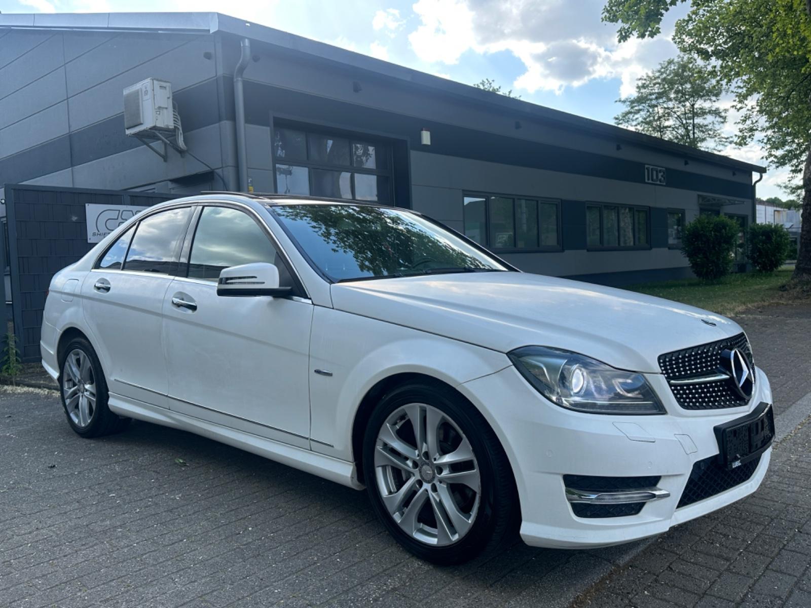 Mercedes-Benz C 200 CGI AMG BlueEfficiency Avantgarde Panorama