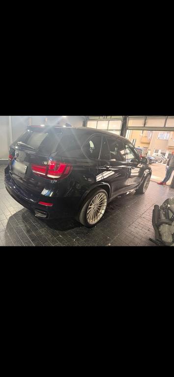 BMW X5 M50