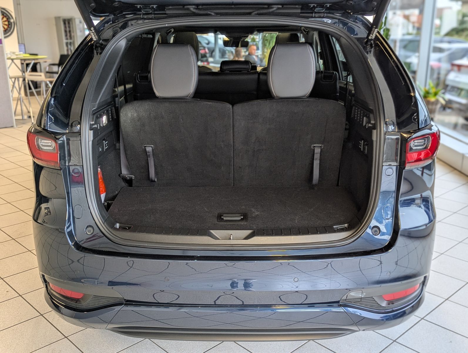 MAZDA CX-80 2.5SKYACTIV PHEV 327 HOMURA+ 7-Sitze Pano - Image 17