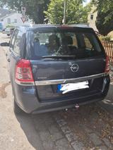 Opel Zafira 1.8 Inovat. Easytron. - Anhänger. Rückfah - Opel Zafira Gebrauchtwagen in Stuttgart