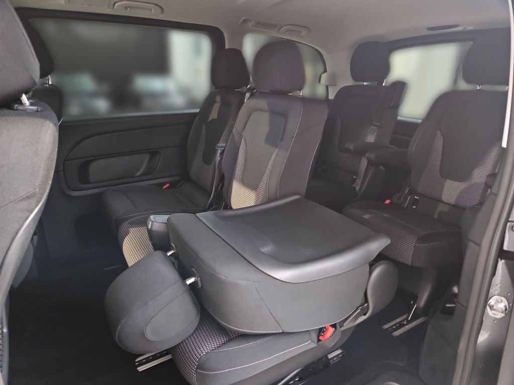 Fahrzeugabbildung Mercedes-Benz V 220 ED kompakt 7 Sitze LED STHZ 2,5t AHK MBUX