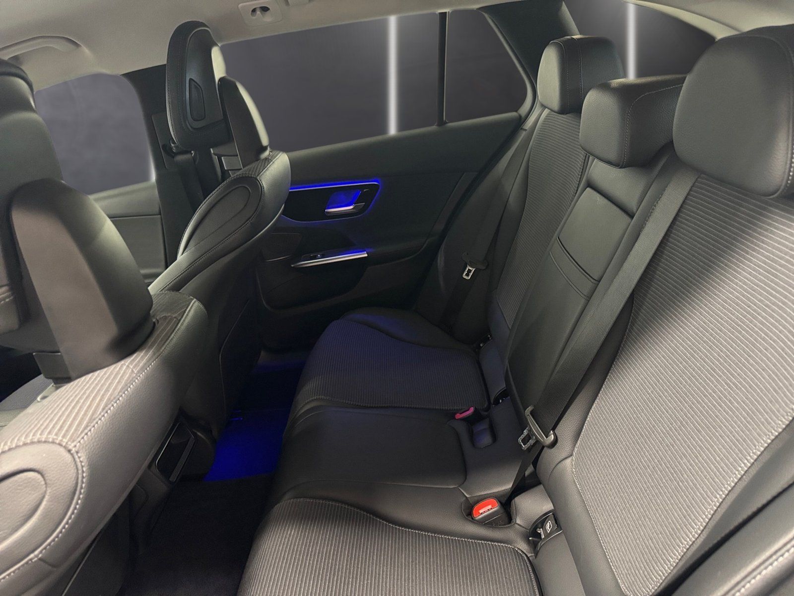 Fahrzeugabbildung Mercedes-Benz C 200 T Avantgarde*LED*AHK*Kamera*Ambientebel.