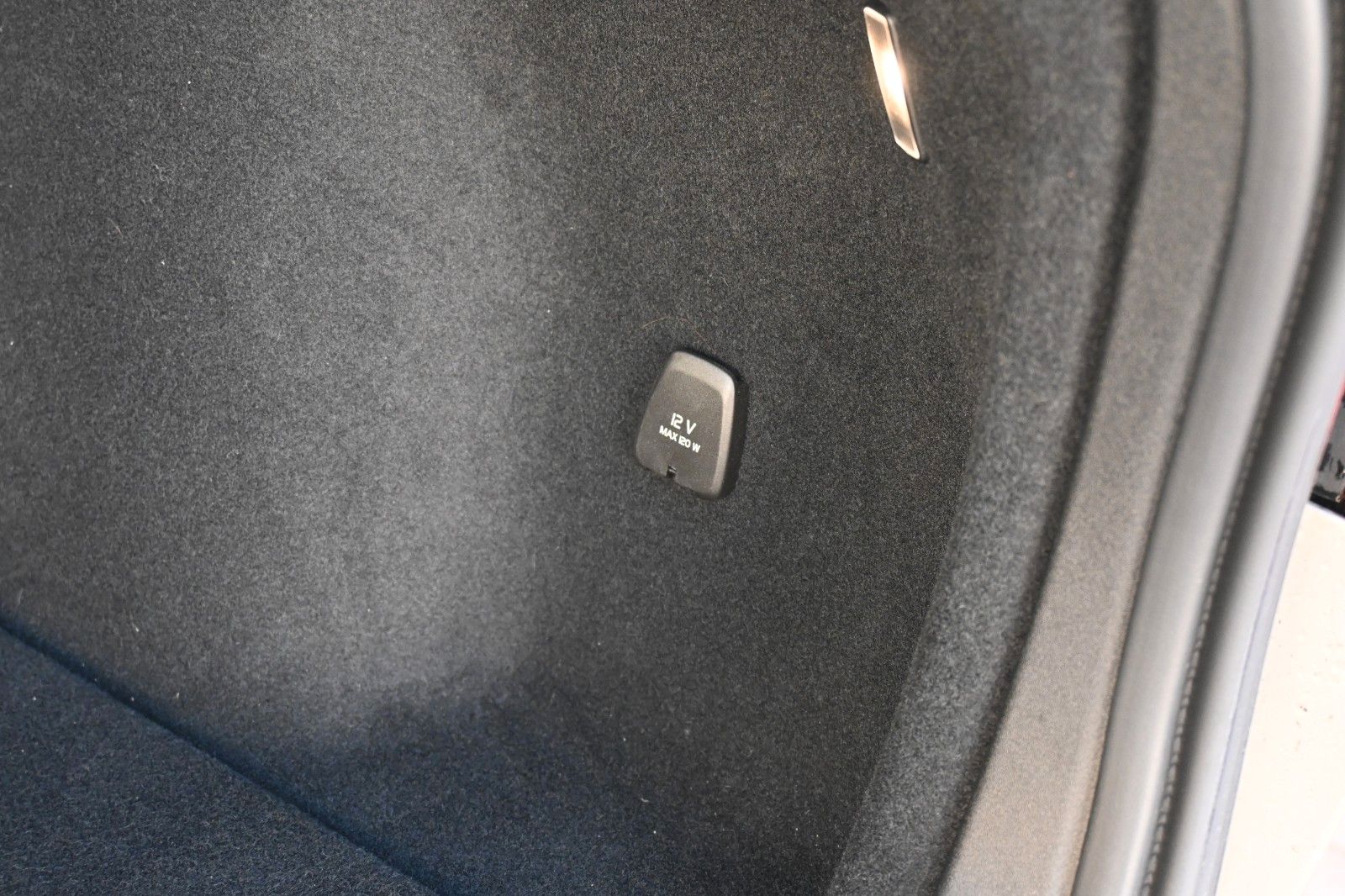 Fahrzeugabbildung Volvo V60 CC B4D AWD Ultimate*LED*PANO*360*H&K*MASSAGE