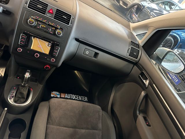 Volkswagen Touran Highline DSG *PANO*SHZ*NAVI*PDC*TEMPOMAT*