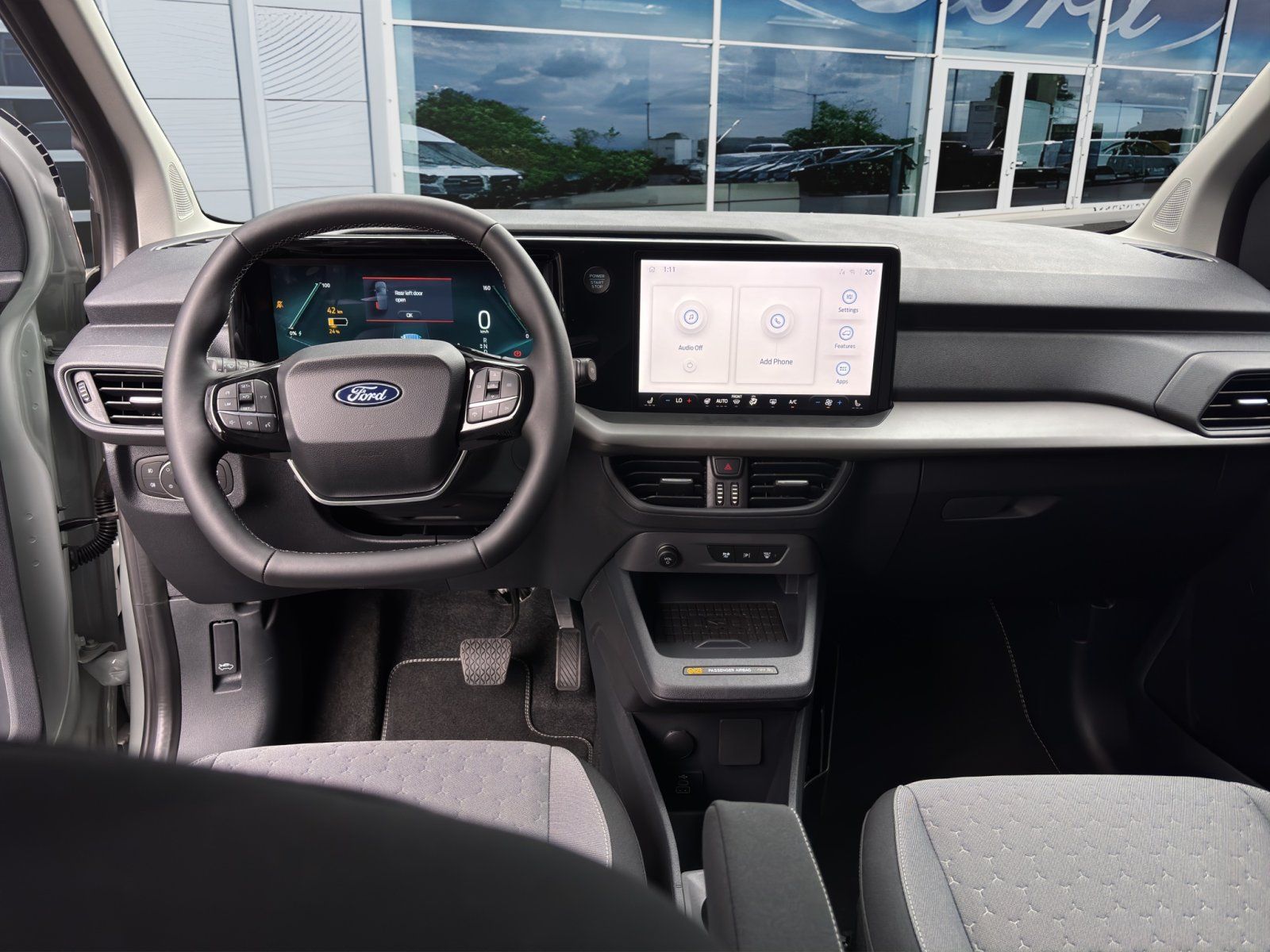 Fahrzeugabbildung Ford Tourneo Courier eMotor BEV Titanium