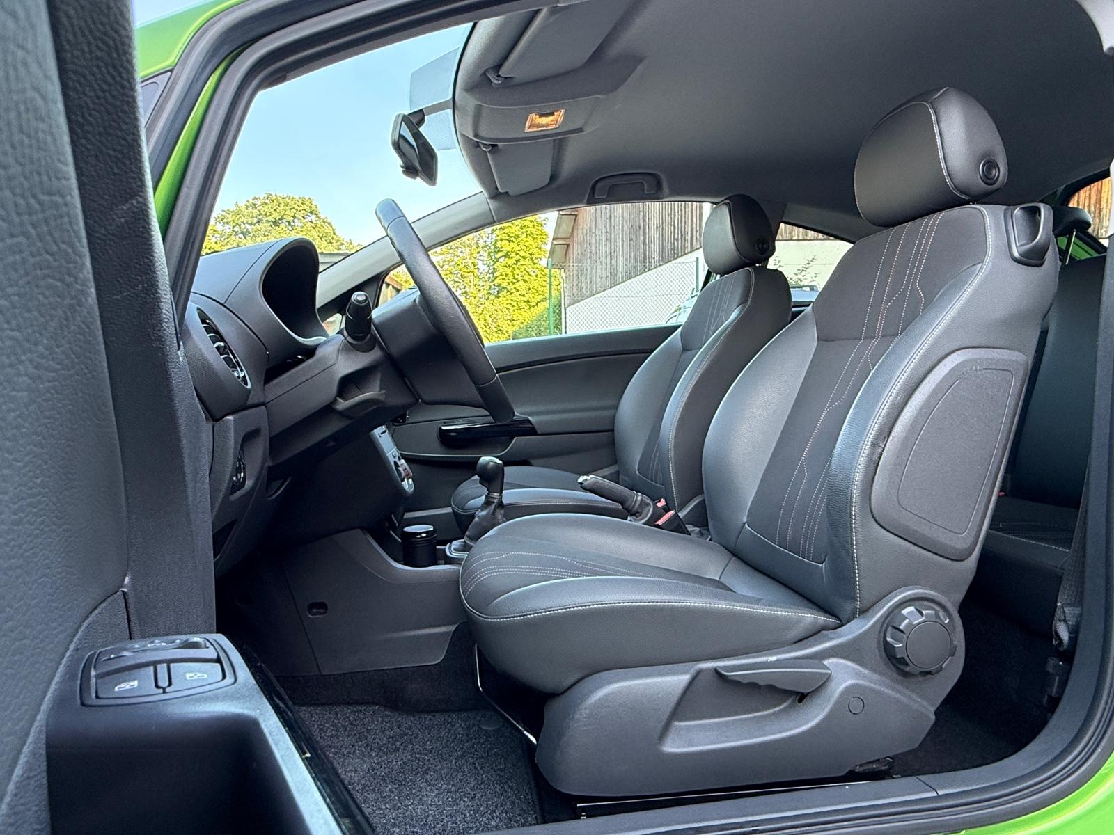 Opel Corsa D Klima+Sitz und Lenkradheizung+Tempomat