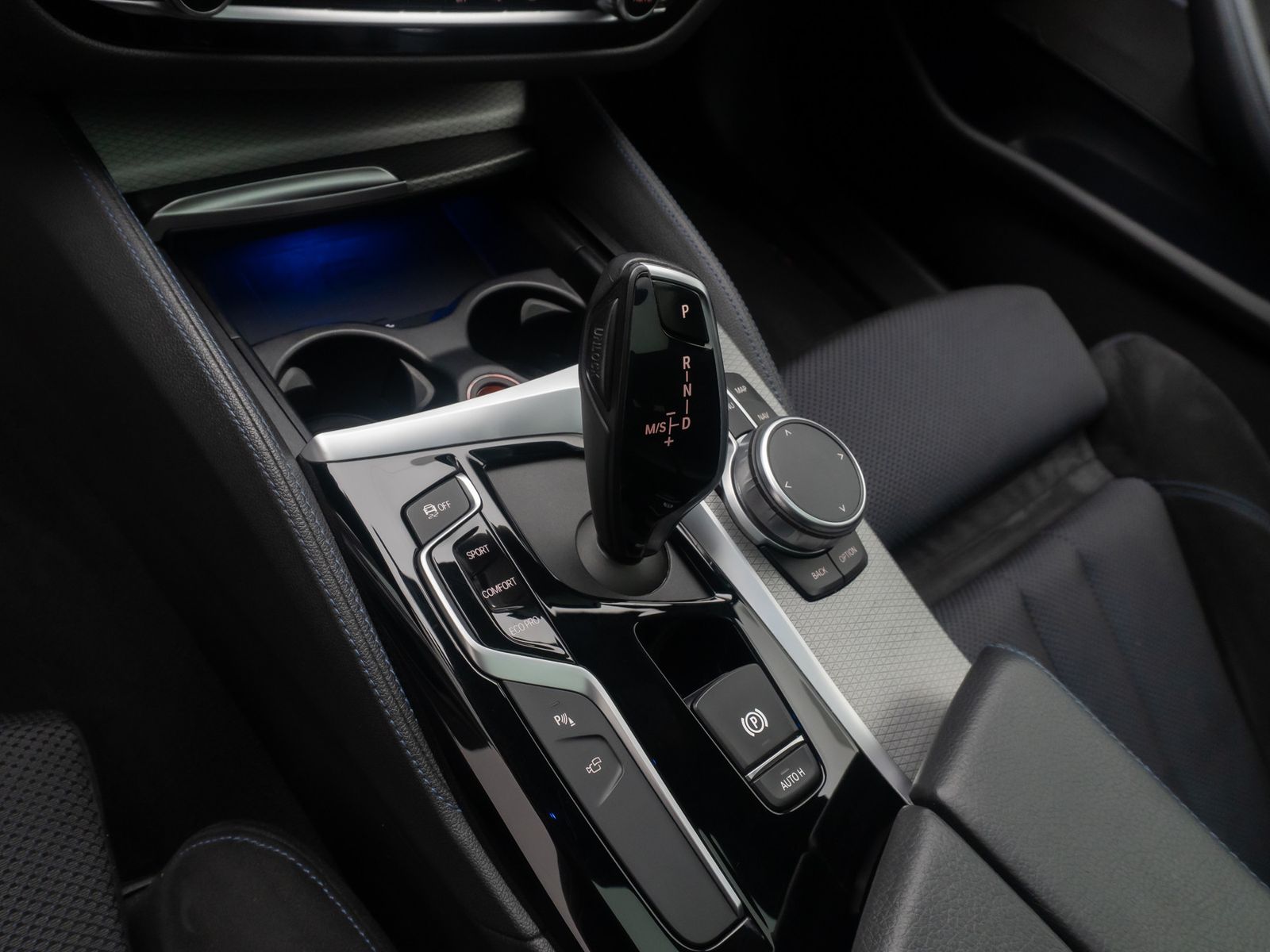 Fahrzeugabbildung BMW 530d M Sport 360°Komfort Panorama HUD DAB 20Zoll