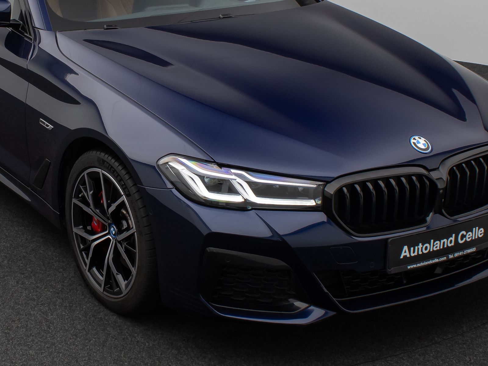 Fahrzeugabbildung BMW 530e xD M Sport Panorama 360°Laser HUD DAB H/K