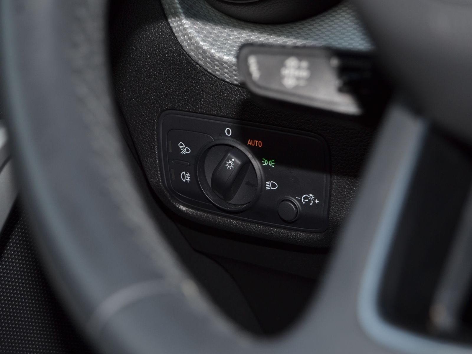 Q2 35 TFSI S-tronic Advanced AHK/MATRIX-LED/RFK/