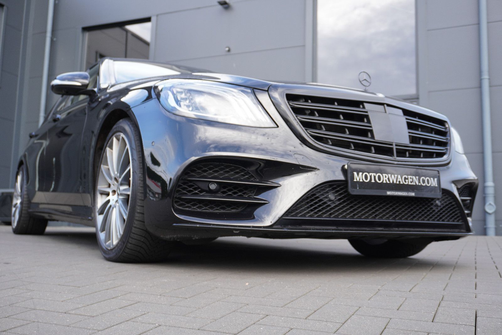Fahrzeugabbildung Mercedes-Benz S 560 4Matic L