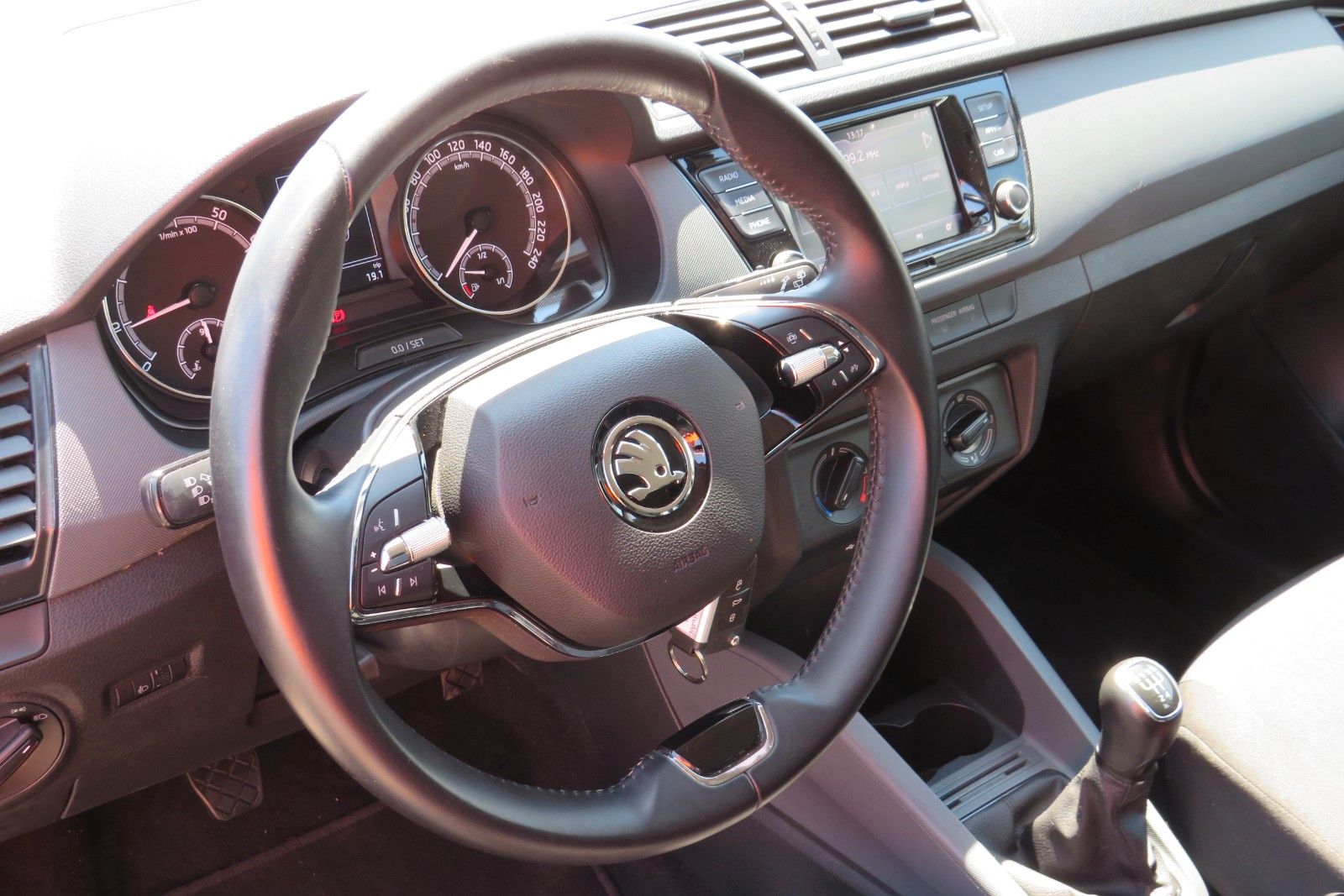 Fahrzeugabbildung SKODA Fabia Combi ALU16`PDC NEBEL APP-CONNECT 1.H