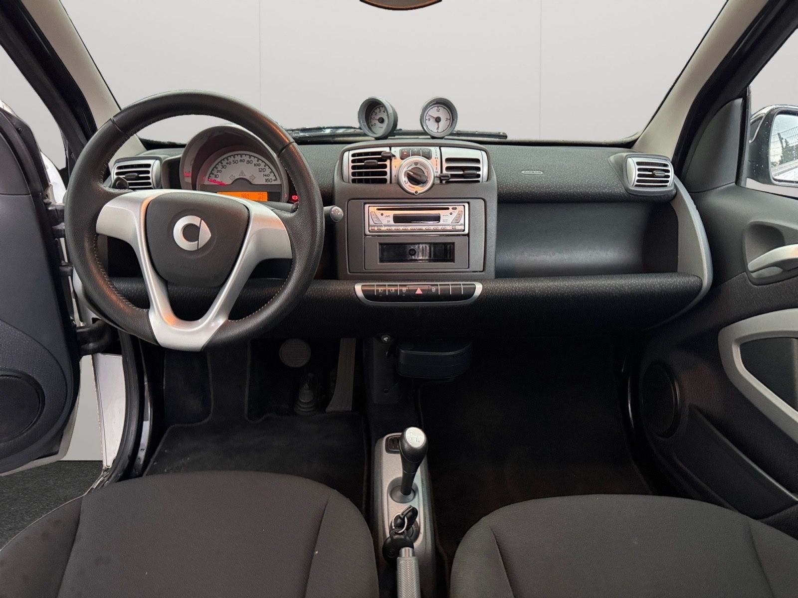 Fahrzeugabbildung Smart ForTwo  coupe Basis 52kW*Servo*Klima*8Fach Alu
