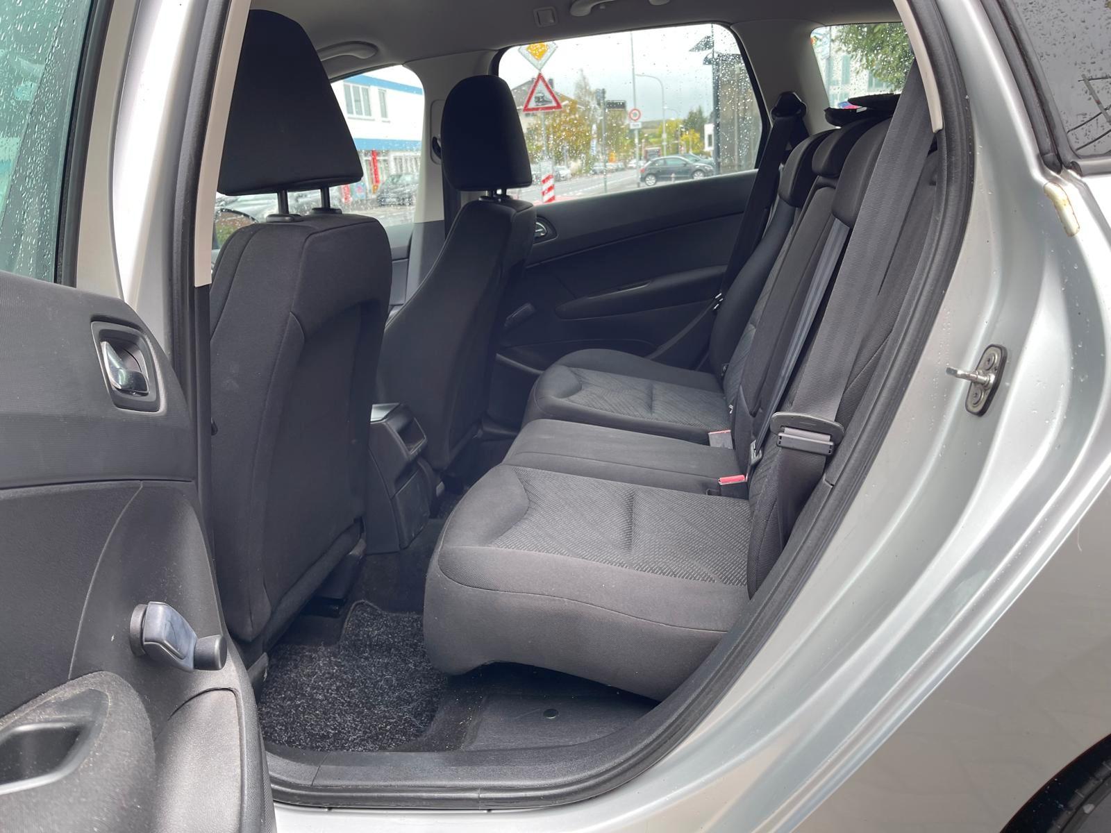 Peugeot 308 2010 — photo 9