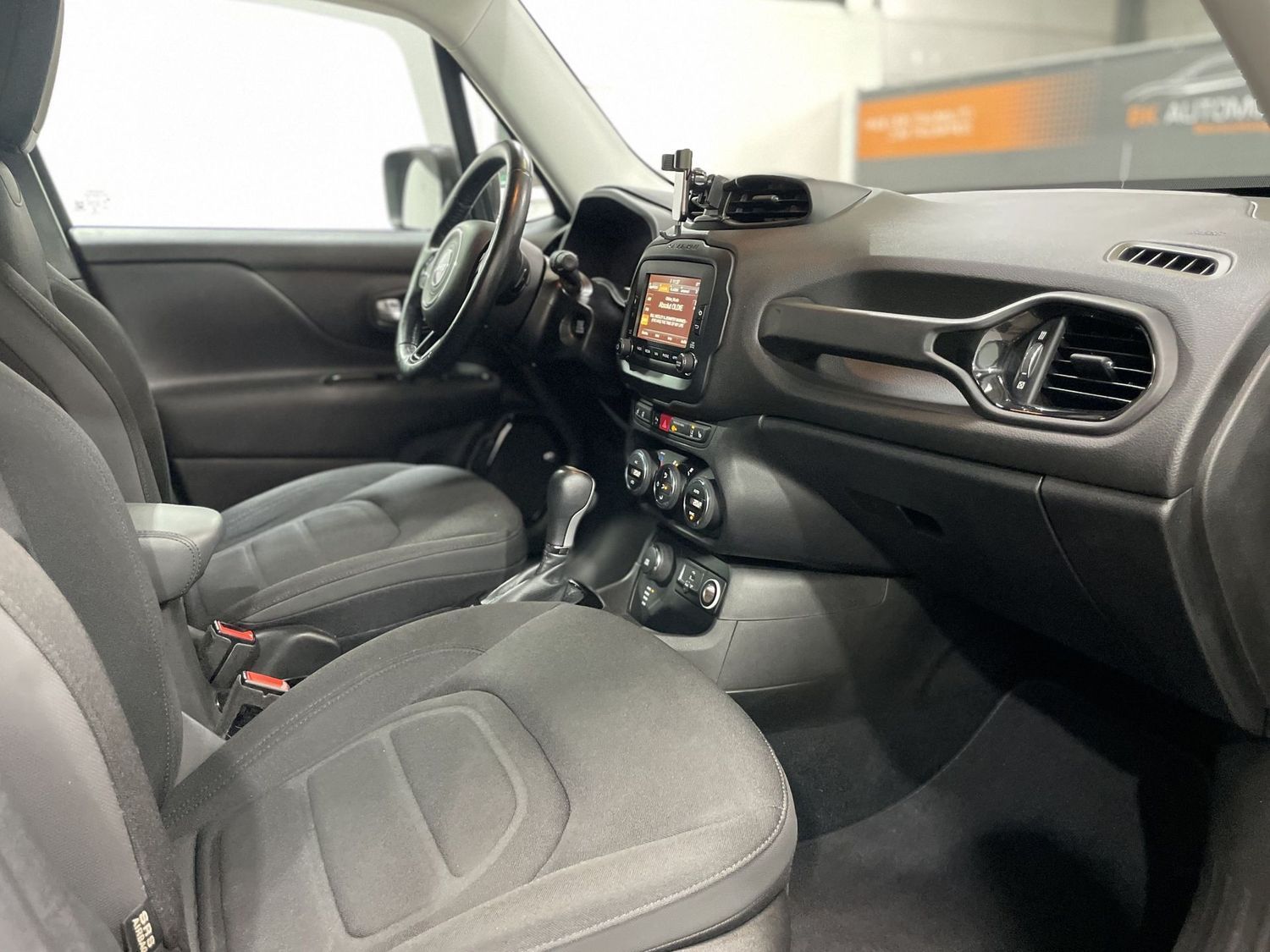 Fahrzeugabbildung Jeep Renegade Limited 4WD#Bi-Xen#ACC#Spur#Keyless#Bea