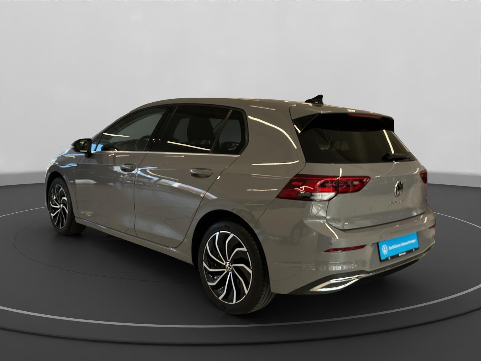 Volkswagen Golf VIII 1.5 TSI Style +HEAD-UP+NAVI+LED+LM