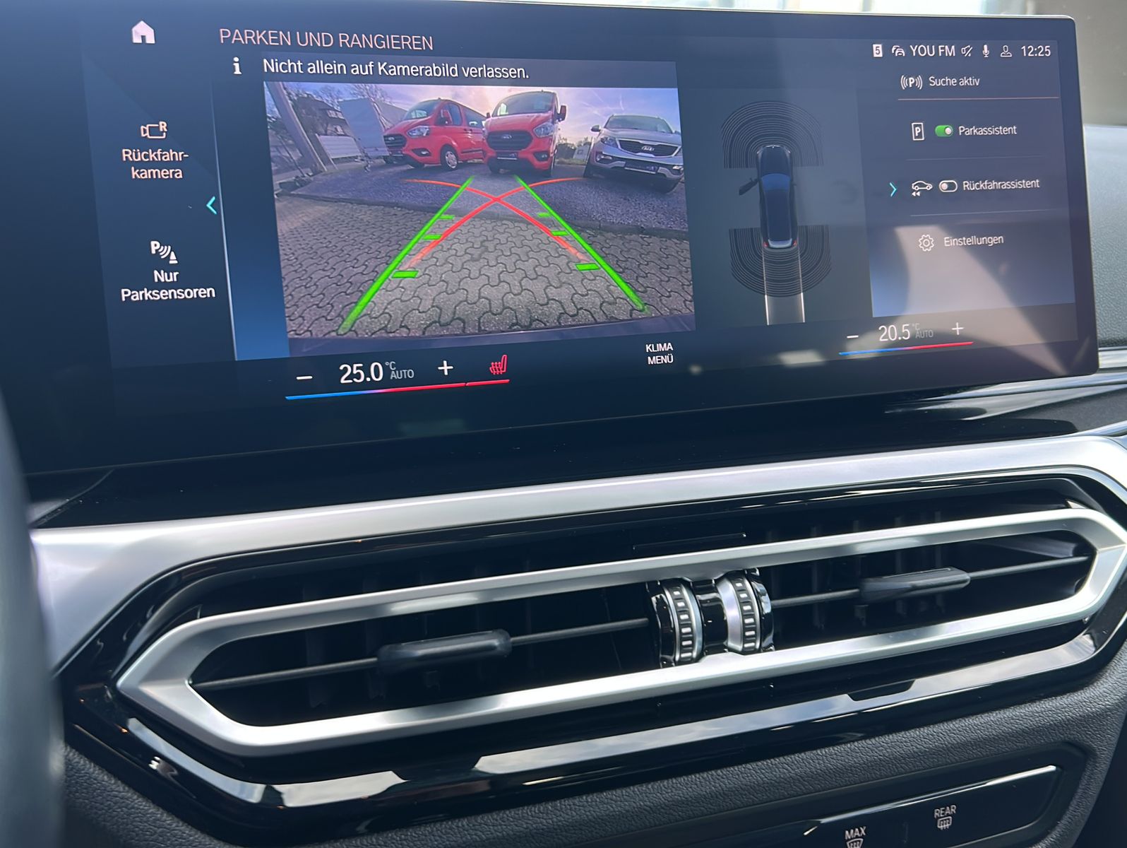 Fahrzeugabbildung BMW 318 d Touring Automatik