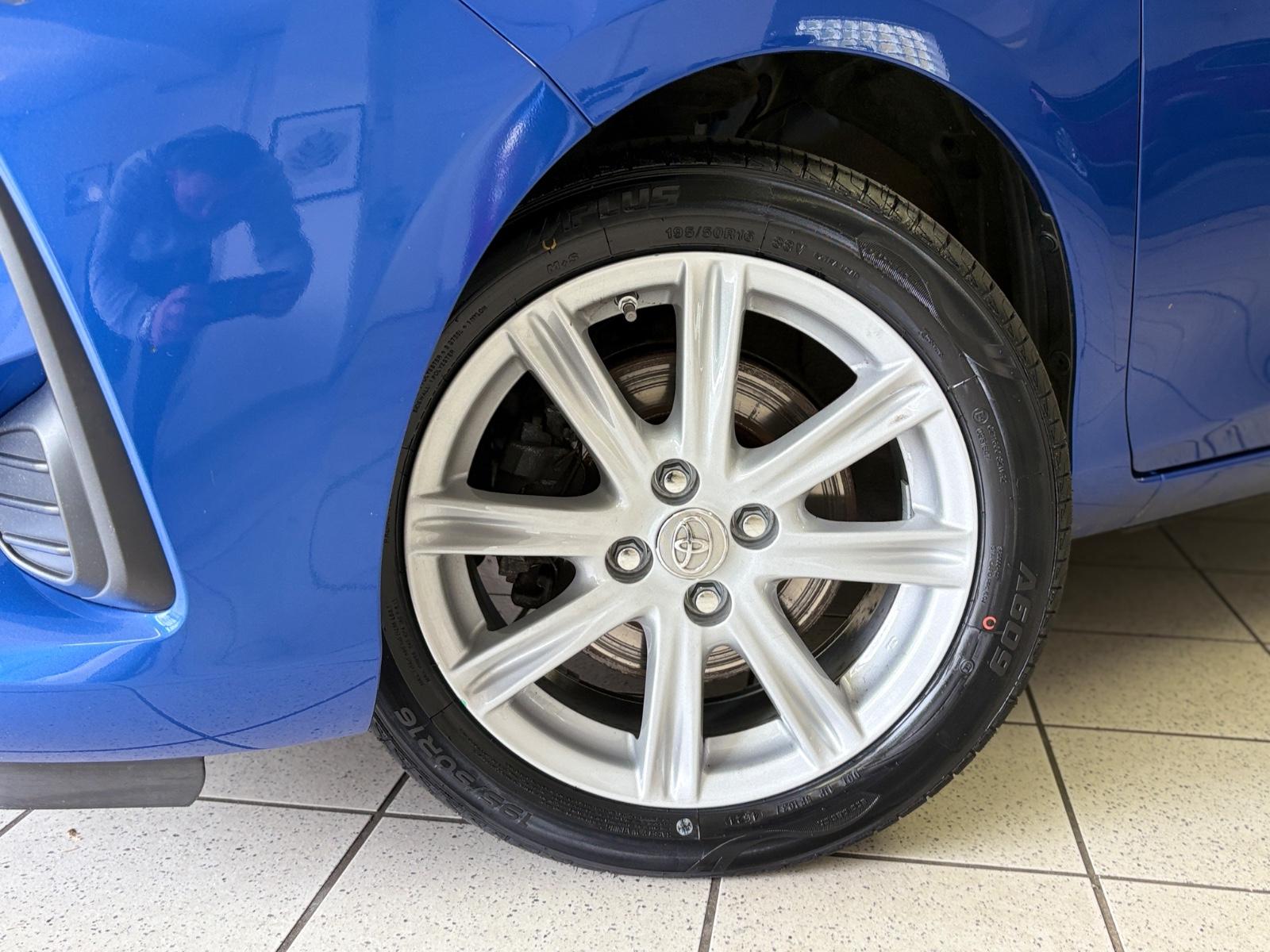 Toyota Yaris Comfort |2Hand| 8Fach| Kamera| Service Neu