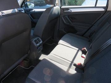 Volkswagen Tiguan - 11