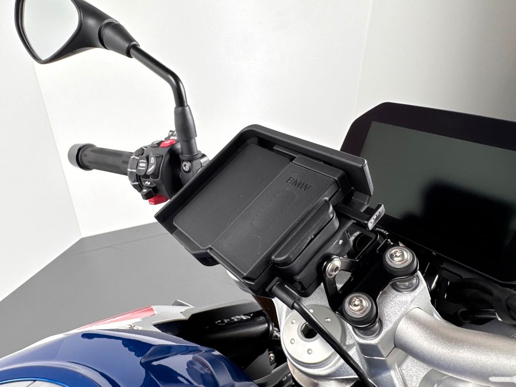 Fahrzeugabbildung BMW F900 R *NEUWERTIG *VOLL *1.HAND