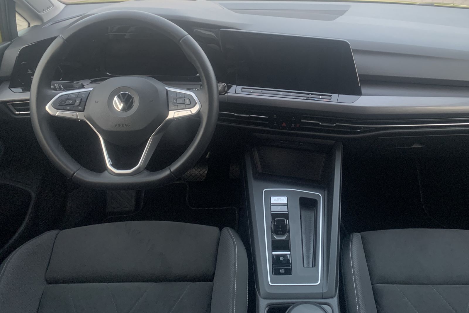Fahrzeugabbildung Volkswagen Golf 2.0 TDI*Highline*AHK*STHZ*HeadUp*LED-Matrix