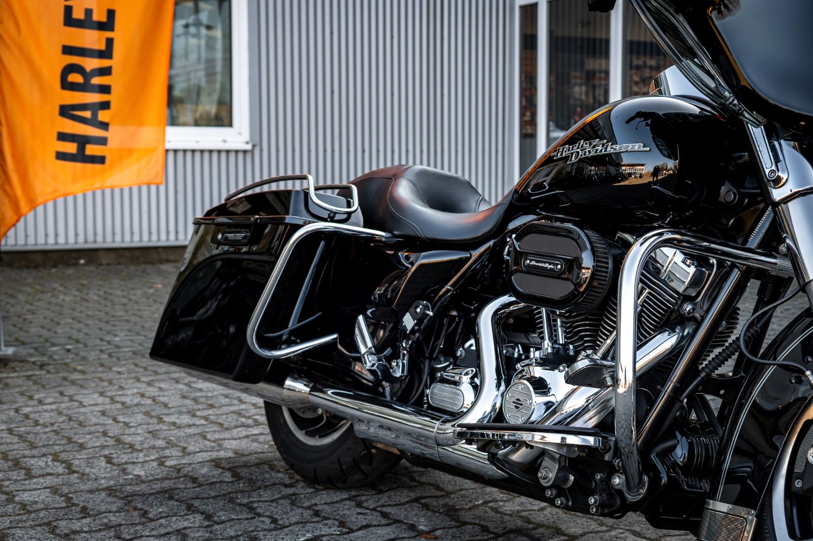 Fahrzeugabbildung Harley-Davidson FLHX Street Glide 103 cui - KERN-AUSPUFF