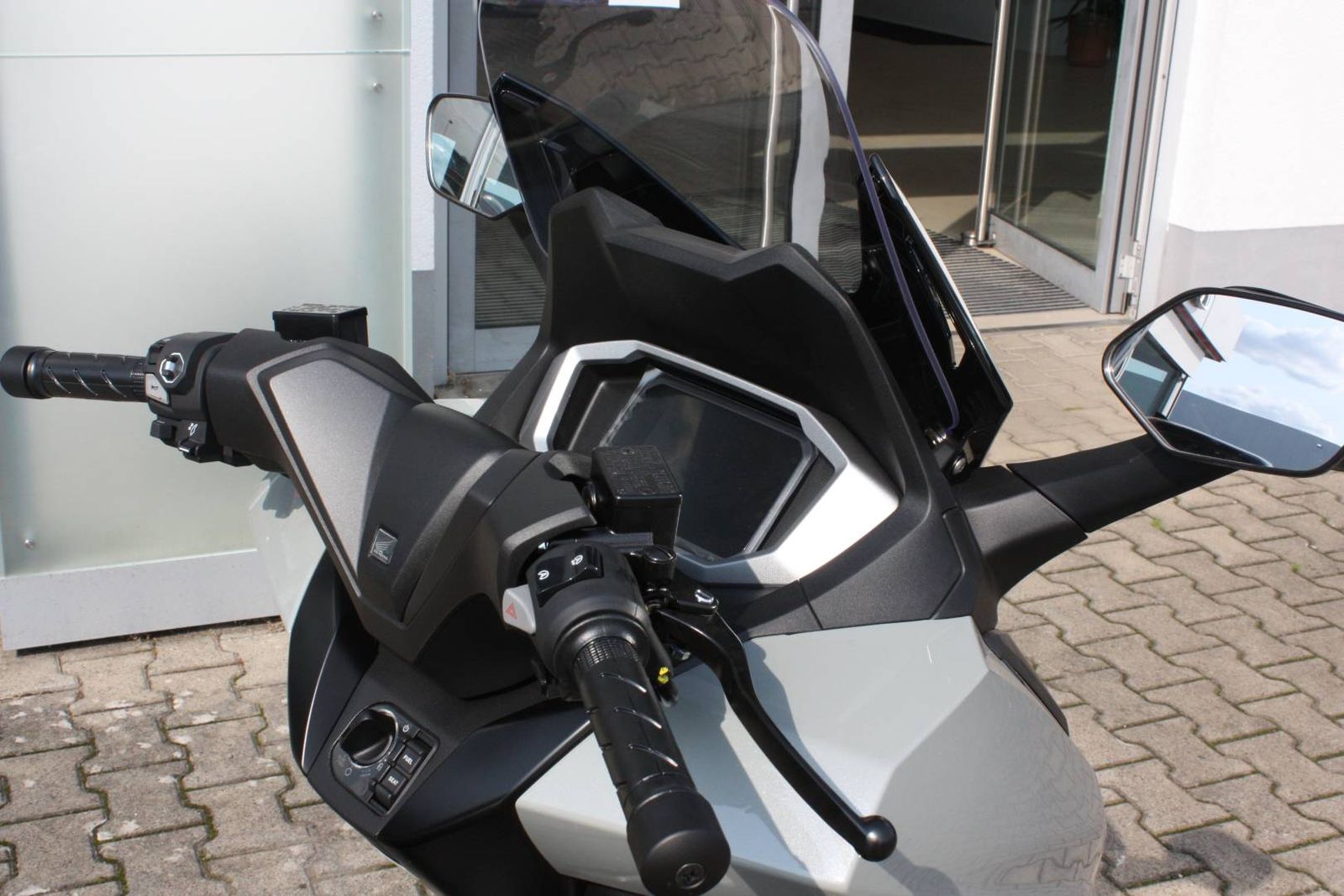 Fahrzeugabbildung Honda Forza 125 mit Smart Top Case