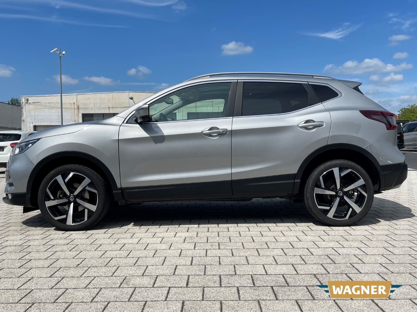 Fahrzeugabbildung Nissan Qashqai Akari Leder Pano SHZ 360°LED  Klimaautom