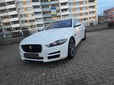 Jaguar XE S Automatik S - Jaguar XE von privat