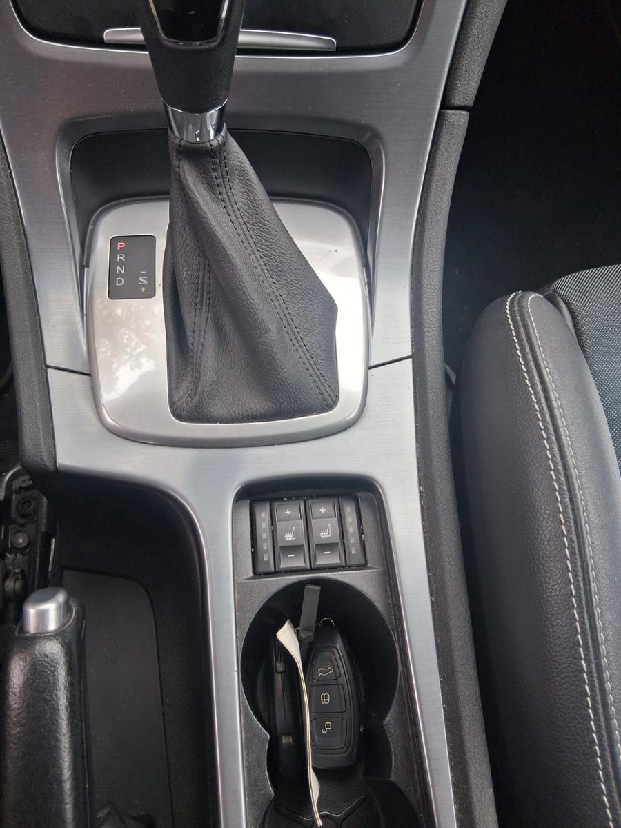 Ford Mondeo 2011 — photo 10