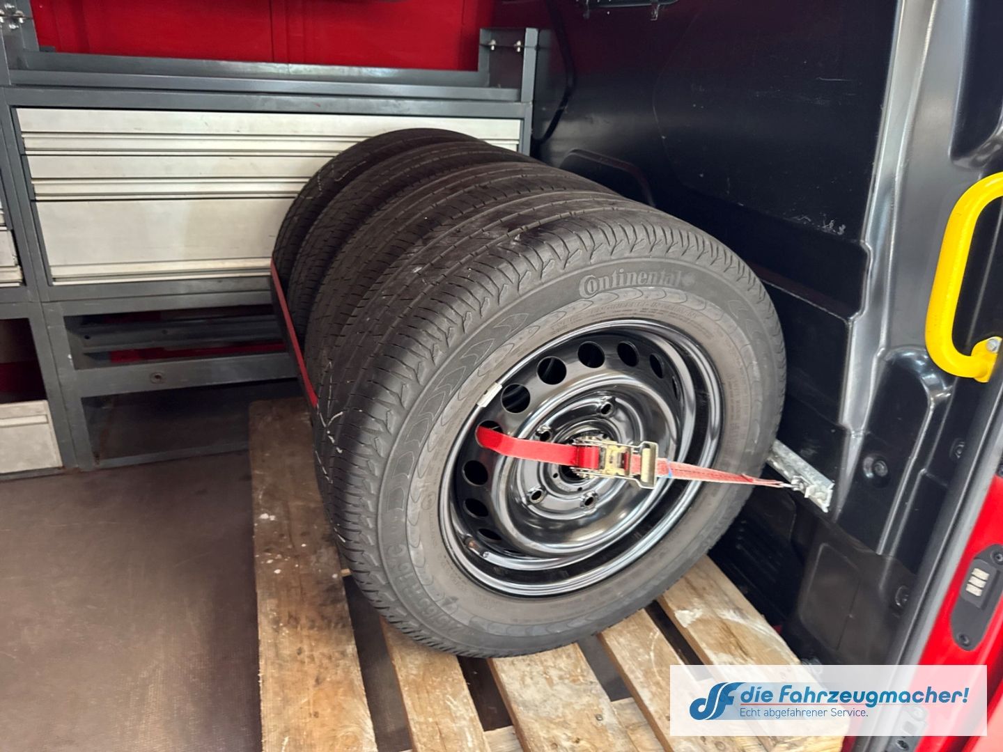 Fahrzeugabbildung Ford Transit Custom Kasten 340 L2 Trend 2.0 TDCi Navi