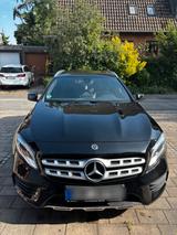 Mercedes-Benz Mercedes Benz GLA180 AMG Ausstattung - Mercedes-Benz GLA 180: Privatanbieter